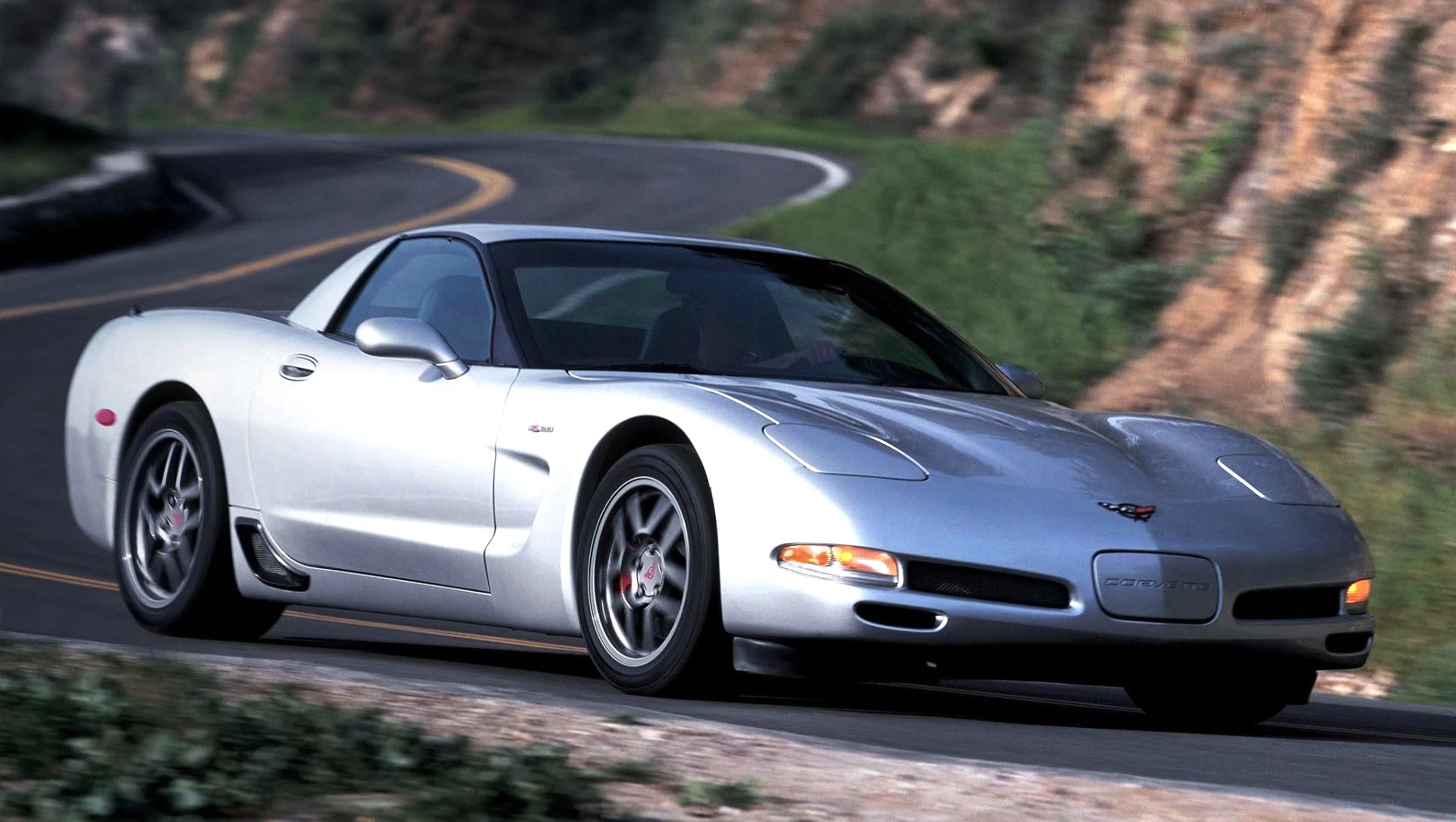 Click to Enlarge-Esc to Close Corvette Generations/C5/C5 2004 Silver Z06 Front.webp